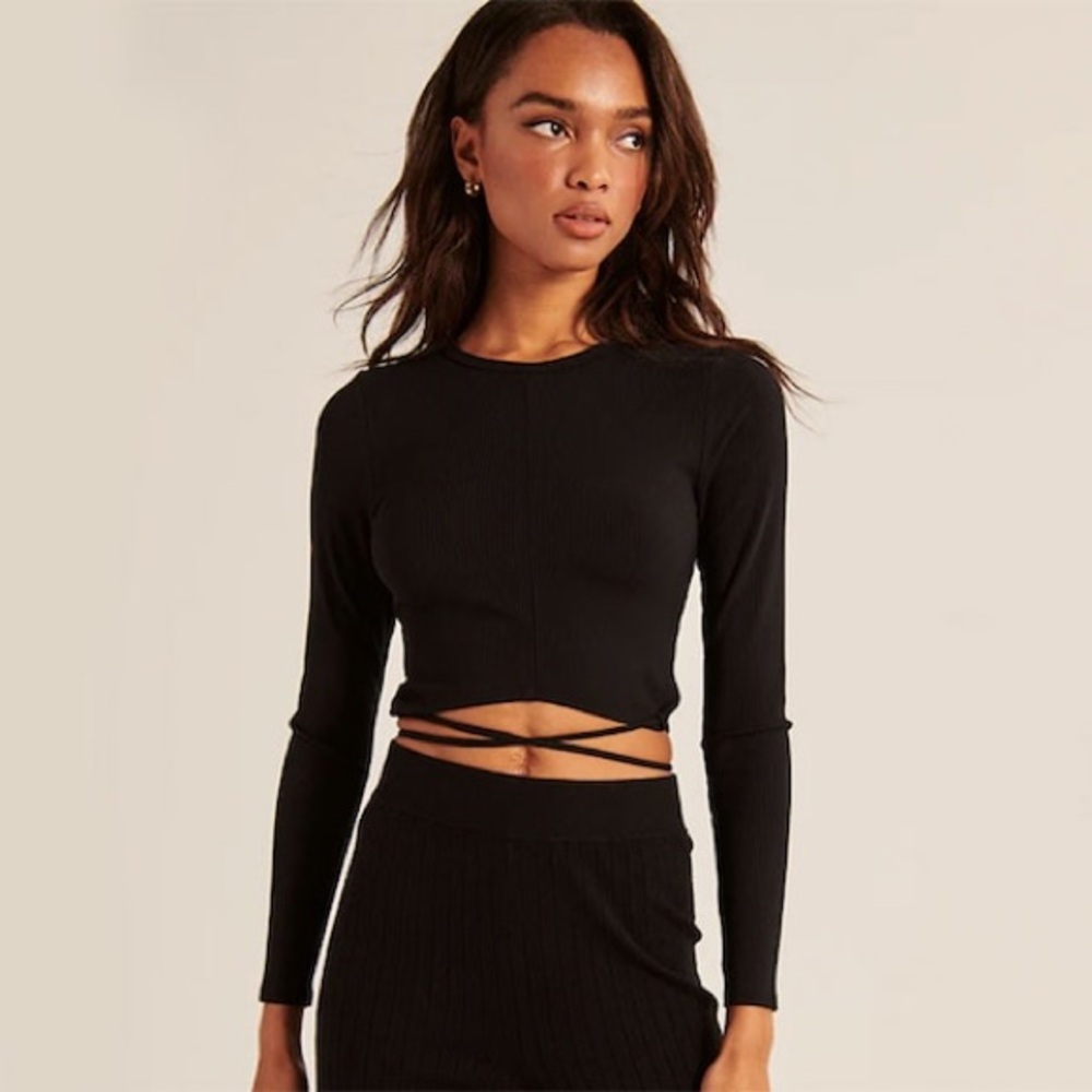Abercrombie & Fitch Long Sleeved Crop Top w Ties